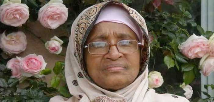 কার্ড পাঞ্চ করে কারখানা থেকে বেরিয়ে গেলে দিনের মজুরি কাটা