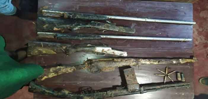 উখিয়ায় মাটির ভেতর মিলল অস্ত্র ও সামরিক পোশাক