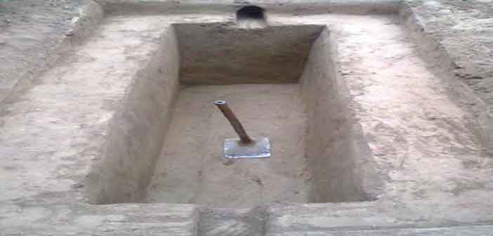 মৃতব্যক্তিকে কবরে শোয়াবেন যেভাবে
